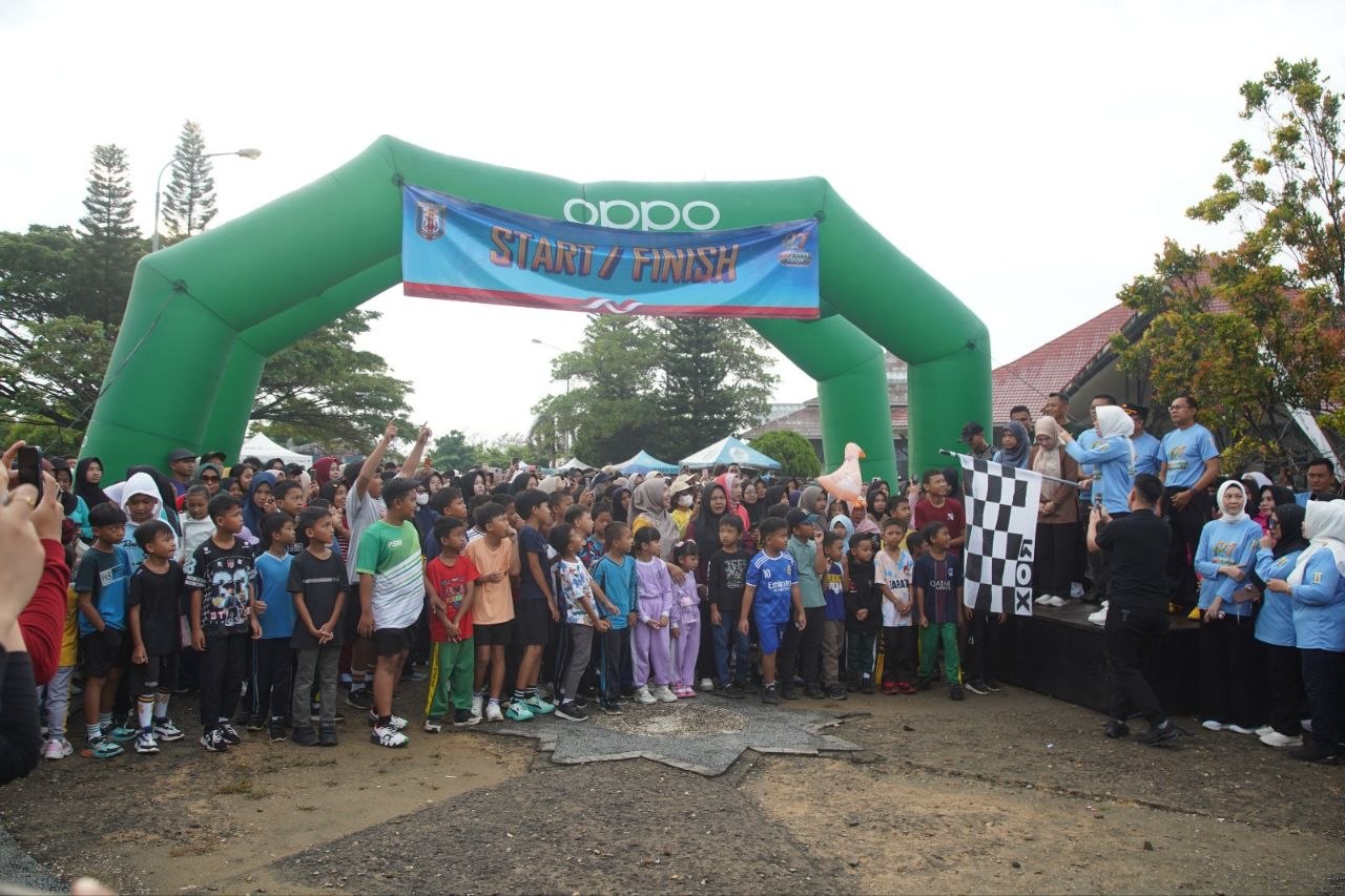 Pemkab Way Kanan Gelar Jalan Sehat dan Bazar UMKM
