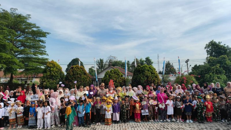 Bupati Way Kanan Lepas Karnaval PAUD Peringati Hari Kartini